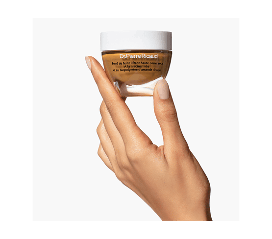 Fond de teint crème liftant Niacinamide + biopolymère d\'amande douce texture