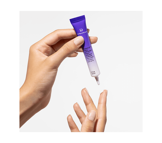 Contour yeux lifting raffermissant booster collagènes et élastine  pot ouvert