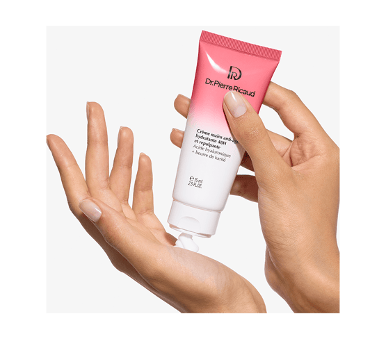 Crème mains anti-âge hydratante 48H et repulpante  pot ouvert