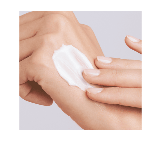Crème mains anti-âge hydratante 48H et repulpante  texture